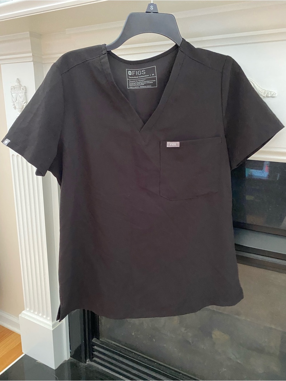 FIGS Black V-Neck Scrub Top